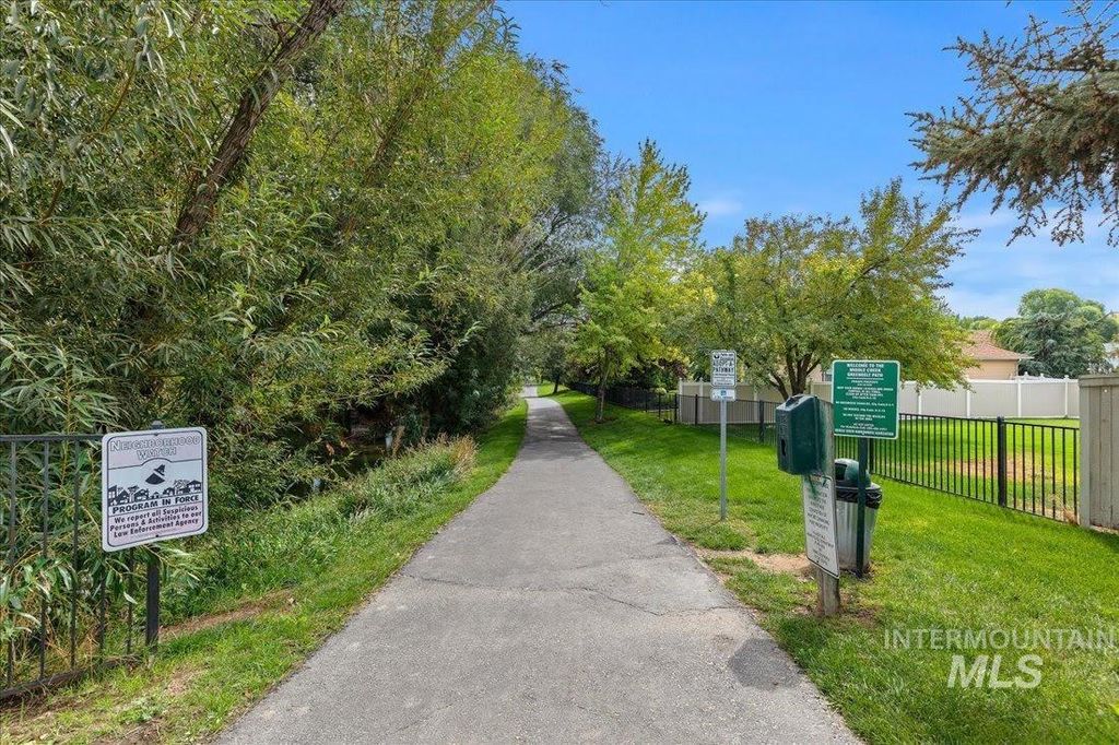 Photo of 1419 W Lark Ct, Nampa, ID 83651 (MLS # 98974363)