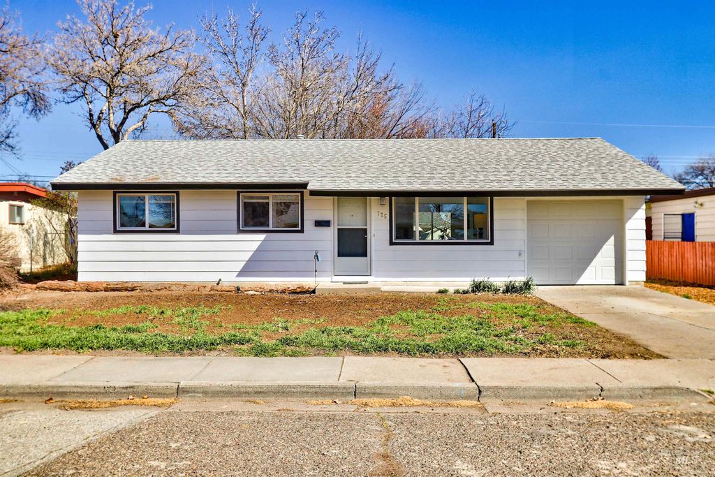 Photo of 775 S 13th, Mountain Home, ID 83647 (MLS # 98978752)