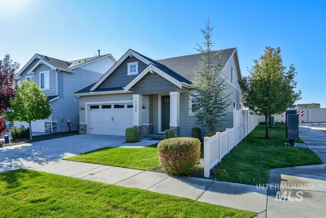 3349 E Girdner Dr