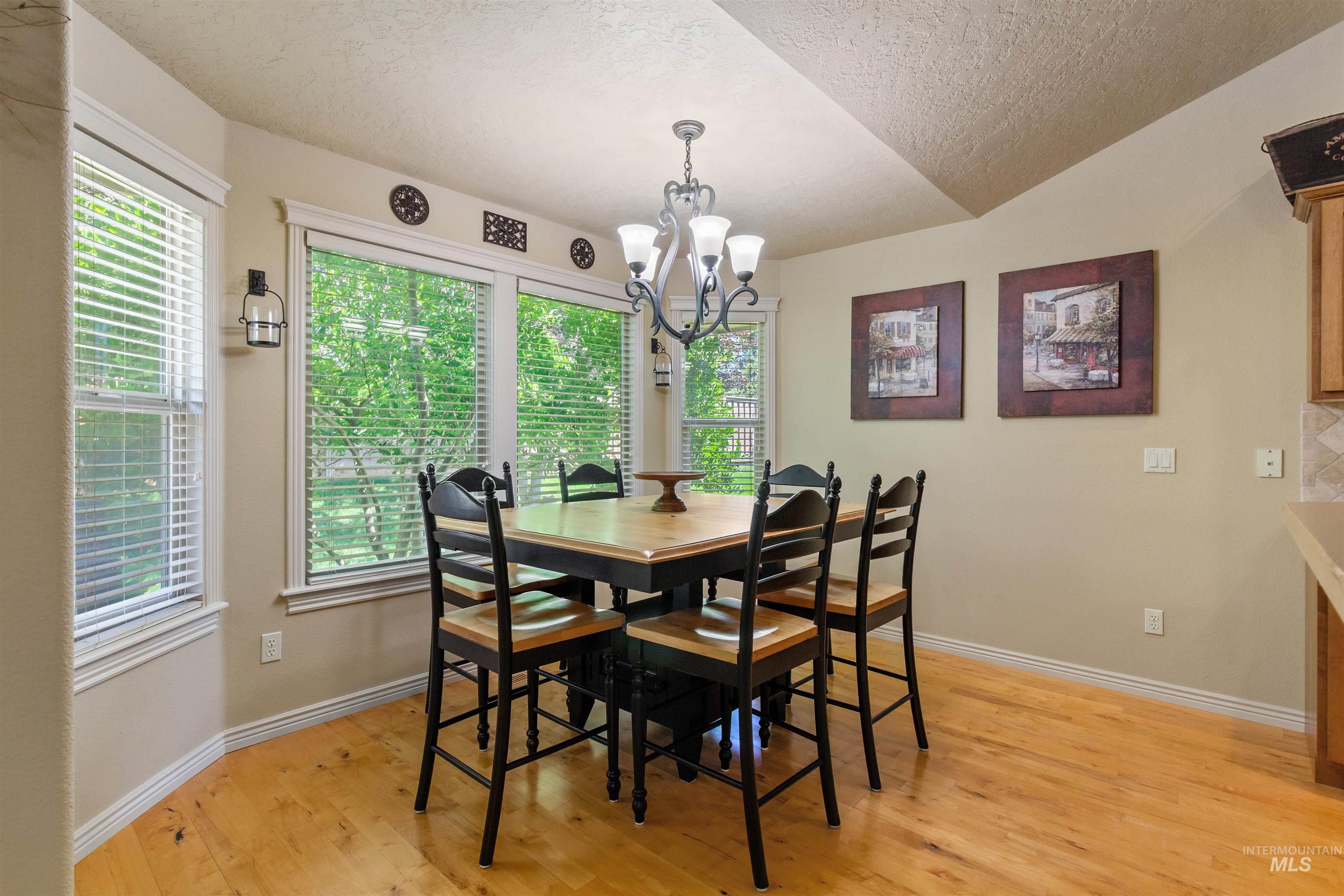 Boise, Idaho 83709, United States, 3 Bedrooms Bedrooms, ,2 BathroomsBathrooms,Residential,Active,165231