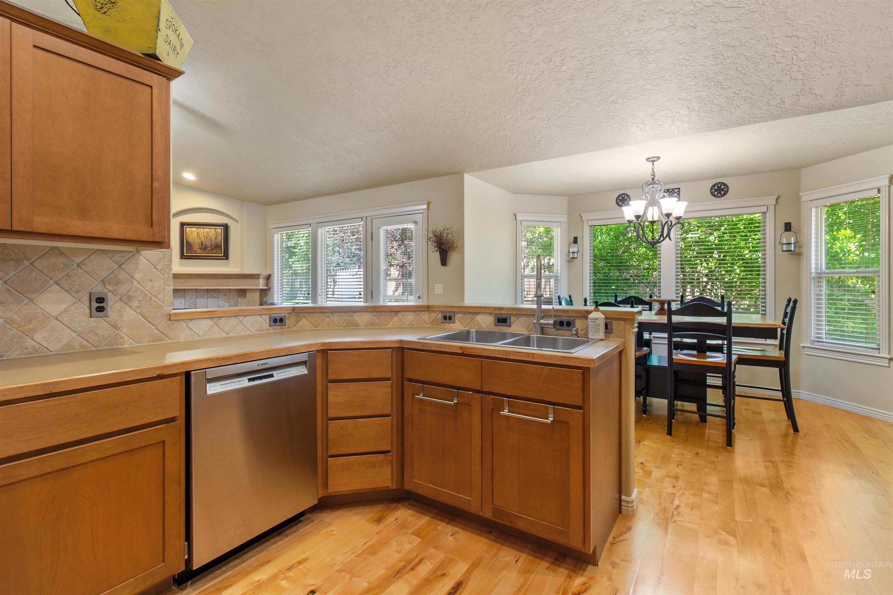 Boise, Idaho 83709, United States, 3 Bedrooms Bedrooms, ,2 BathroomsBathrooms,Residential,Active,165231