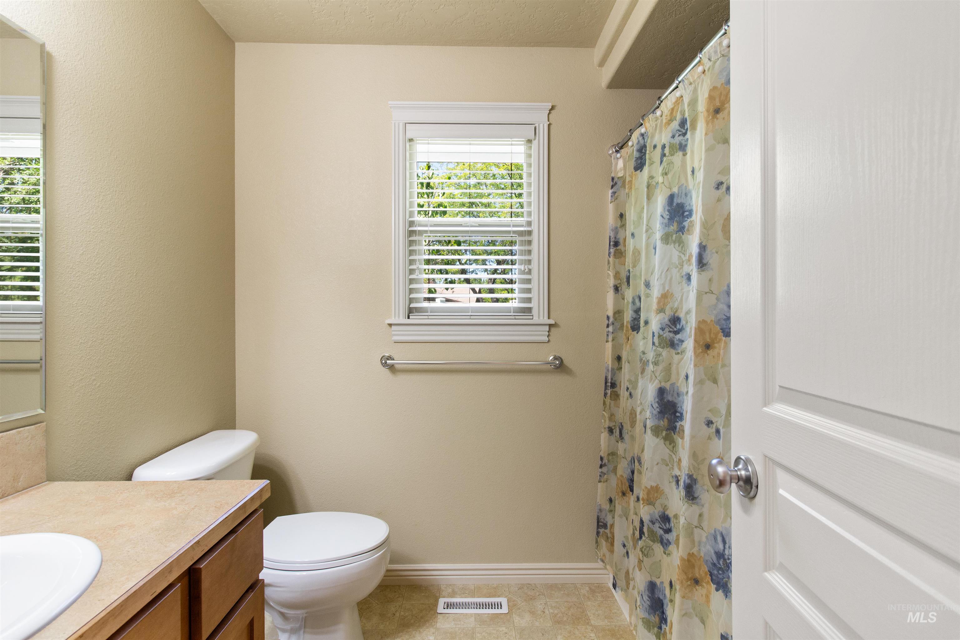 Boise, Idaho 83709, United States, 3 Bedrooms Bedrooms, ,2 BathroomsBathrooms,Residential,Active,165231