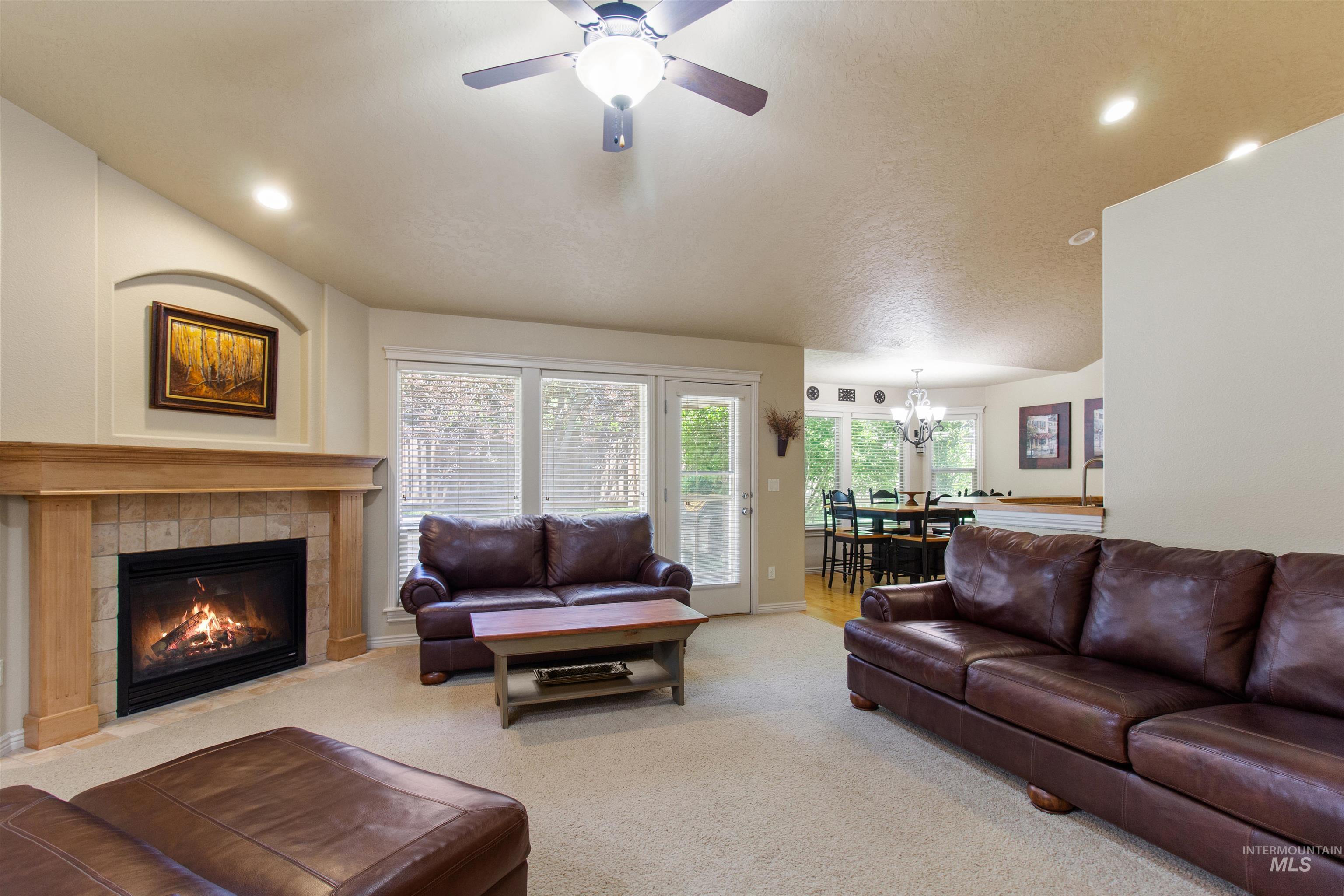 Boise, Idaho 83709, United States, 3 Bedrooms Bedrooms, ,2 BathroomsBathrooms,Residential,Active,165231