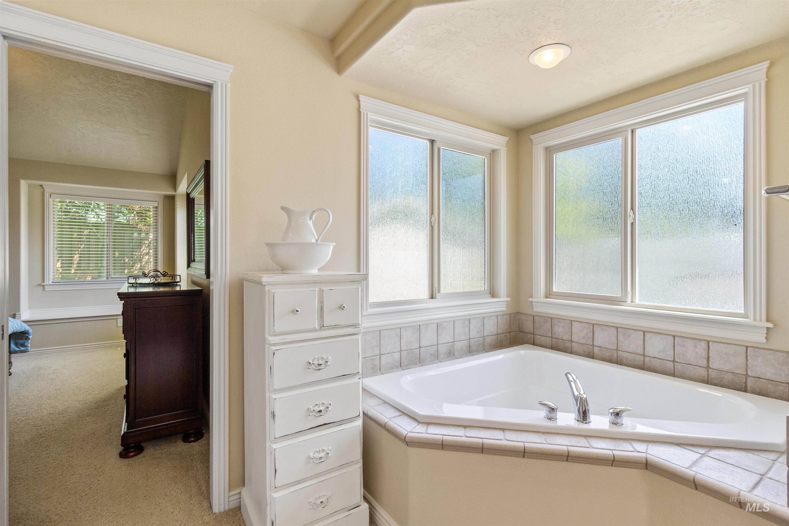 Boise, Idaho 83709, United States, 3 Bedrooms Bedrooms, ,2 BathroomsBathrooms,Residential,Active,165231