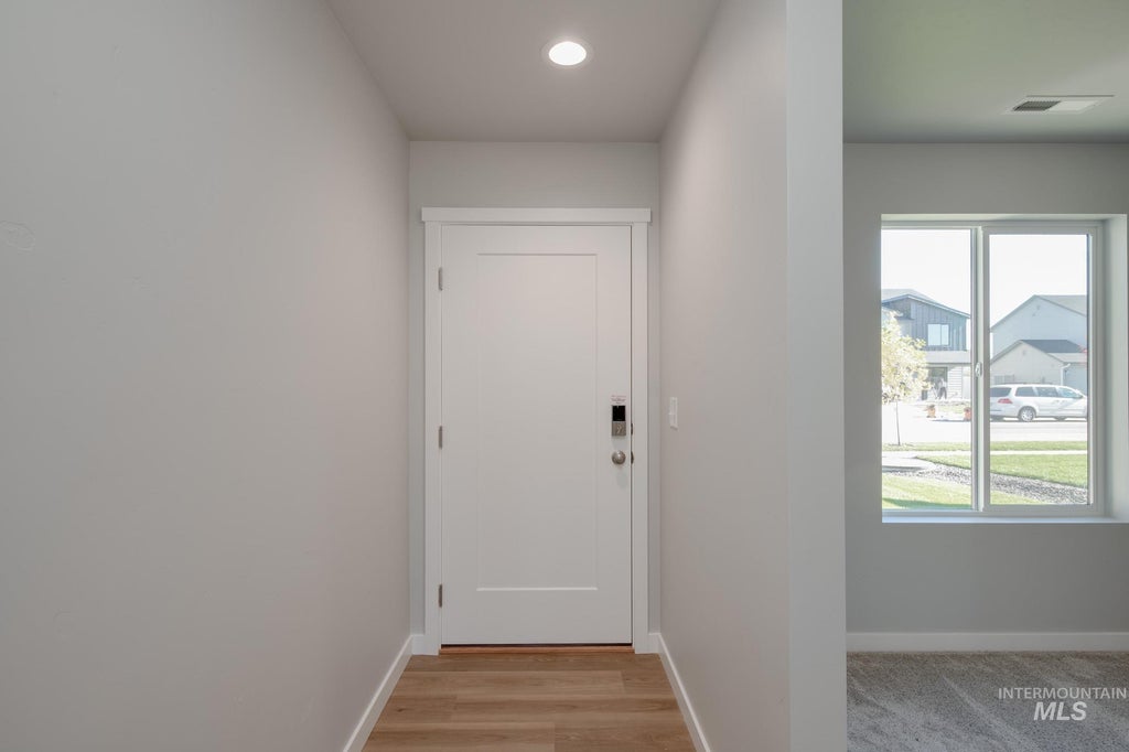 Photo of 3552 E Jamestown Dr, Nampa, ID 83686 (MLS # 98991884)