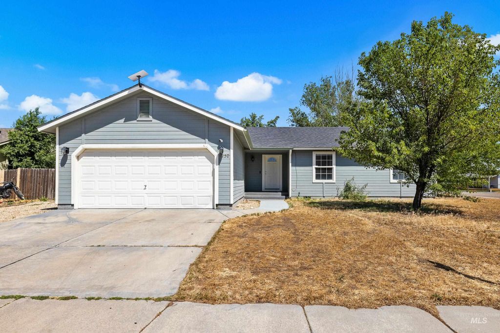 Photo of 1230 Del Mar St, Mountain Home, ID 83647 (MLS # 98992429)