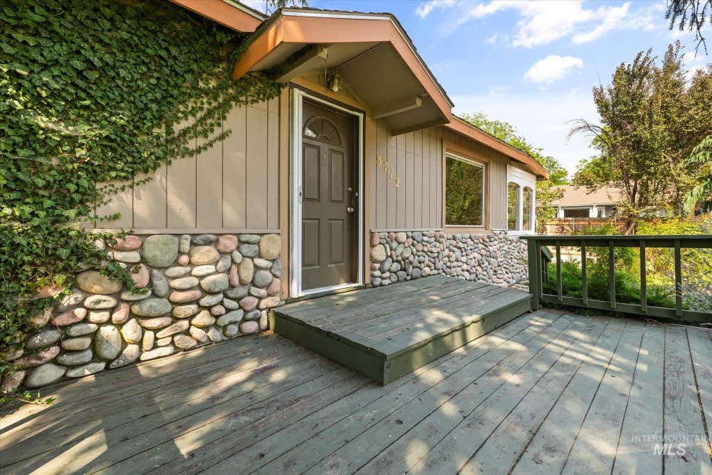 Photo of 5712 W Castle Drive, Boise, ID 83638 (MLS # 98997176)