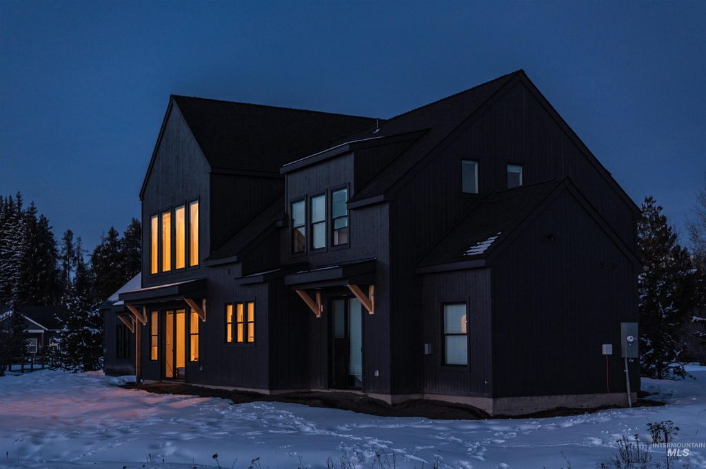 Photo of 1047 Kaitlyn Loop, McCall, ID 83638 (MLS # 98948508)