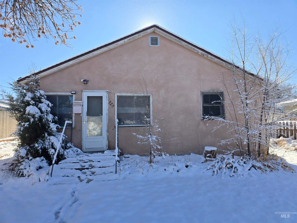 Photo of 325 E 2nd Ave, Jerome, ID 83338 (MLS # 98971190)