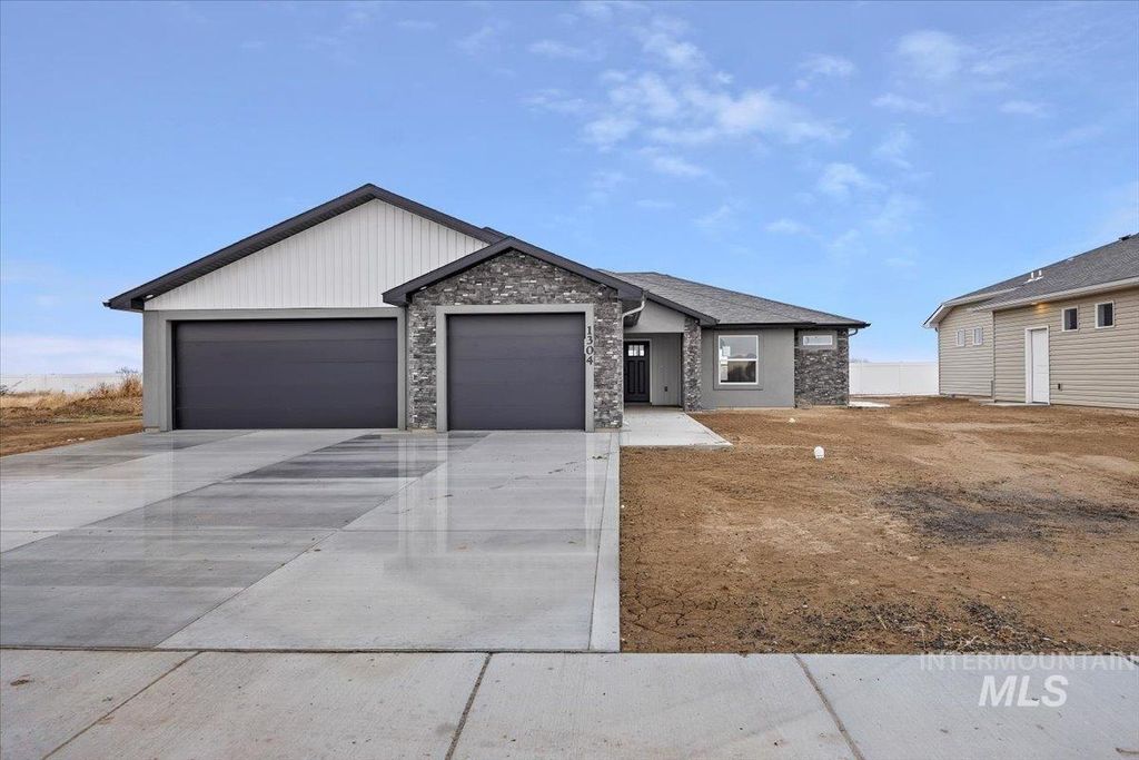 Photo of 1304 20th Ave E, Jerome, ID 83338 (MLS # 98961198)