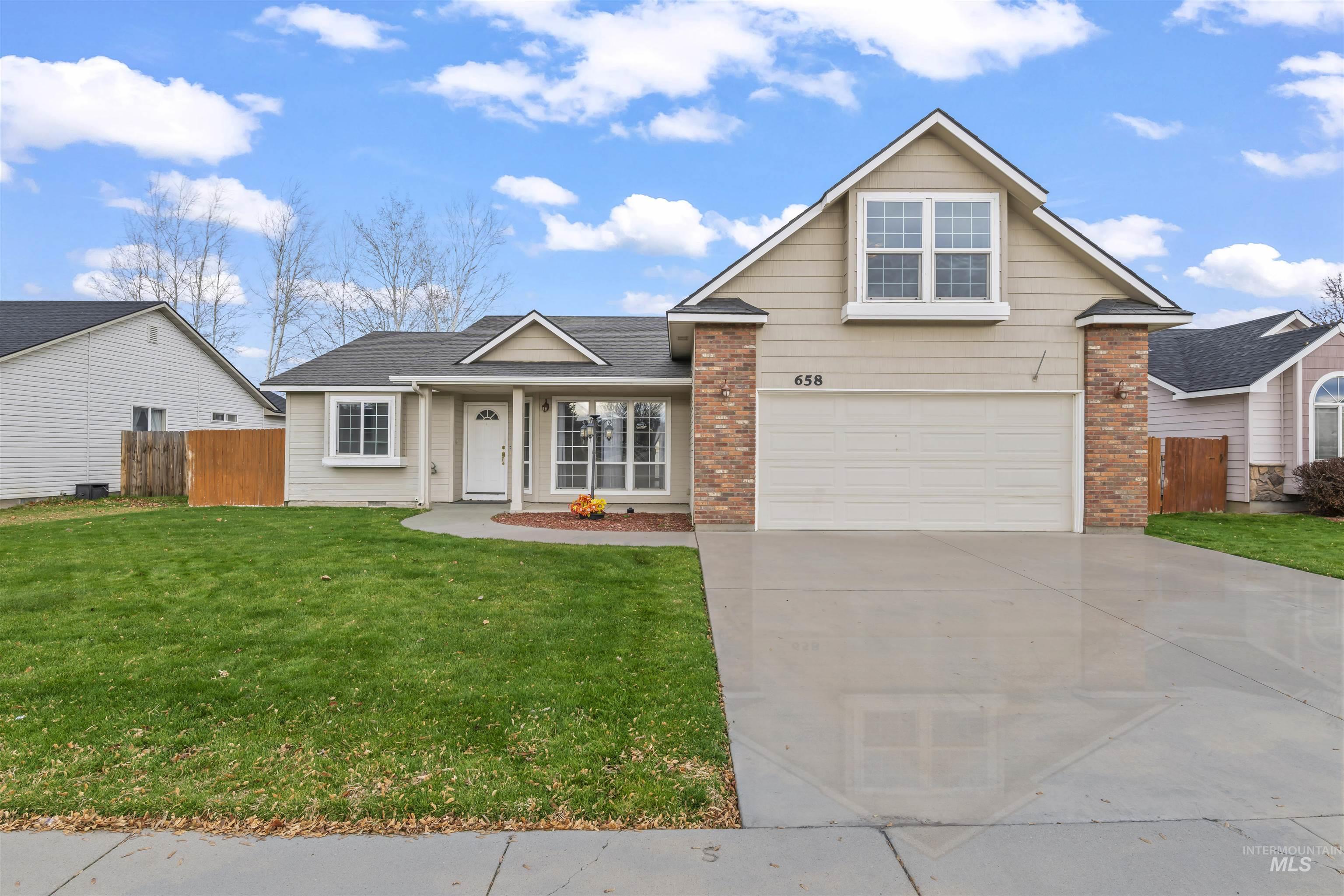 658 E Huckleberry Ct