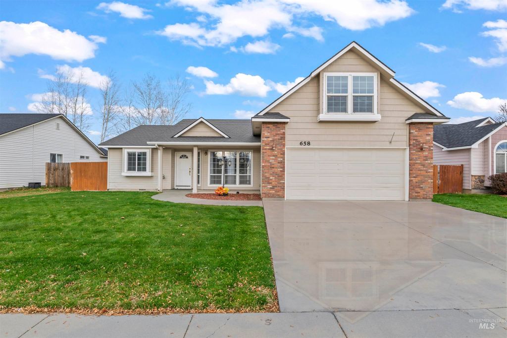 Photo of 658 E Huckleberry Ct, Kuna, ID 83634 (MLS # 98970208)