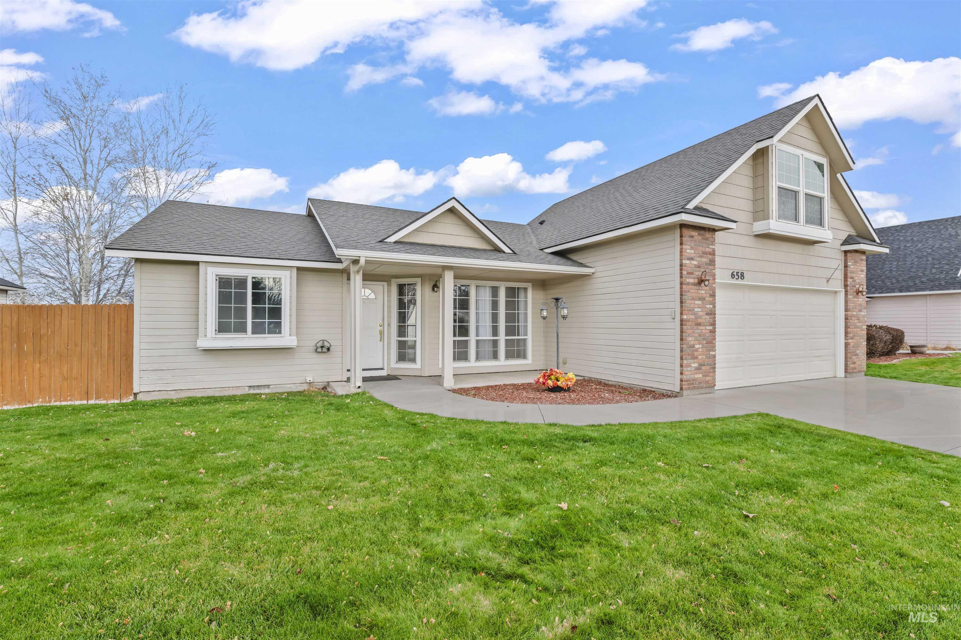 658 E Huckleberry Ct