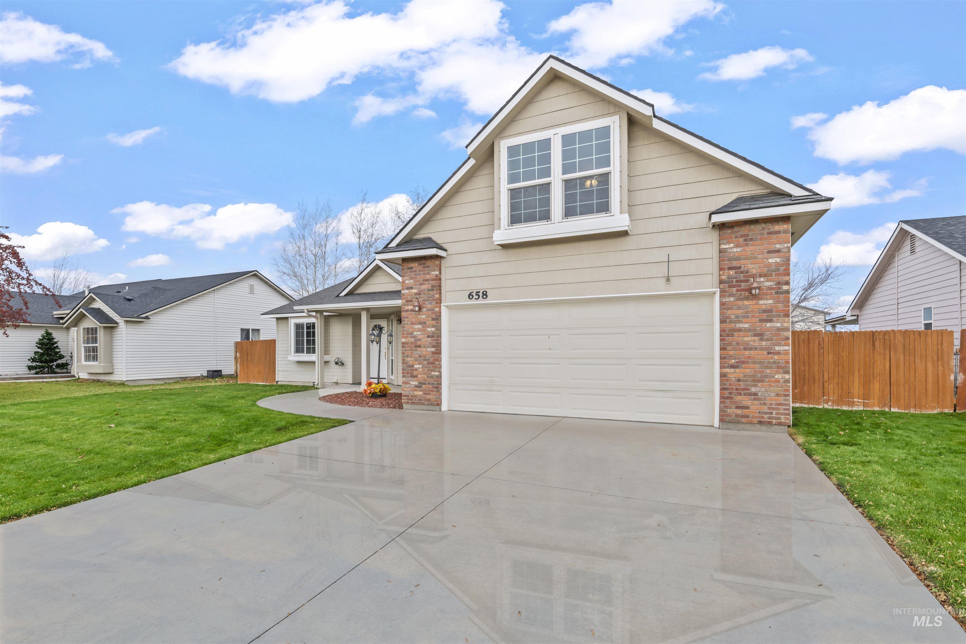 658 E Huckleberry Ct