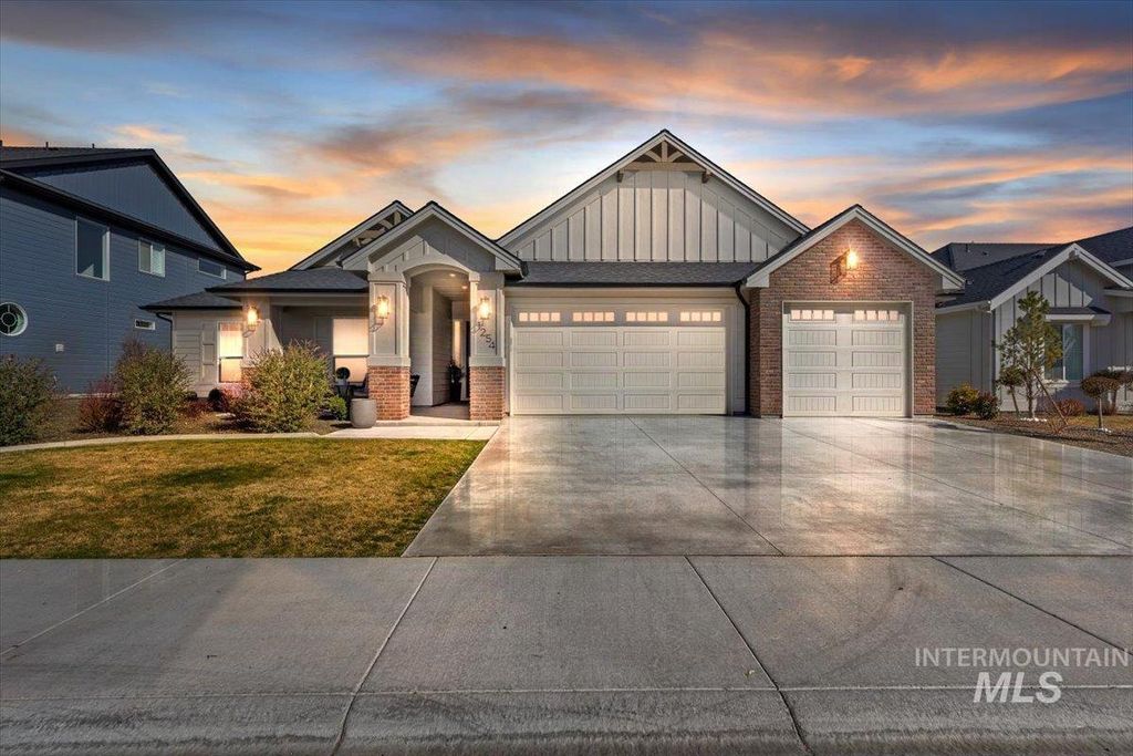 Photo of 1254 W Tenzing, Nampa, ID 83686 (MLS # 98978735)