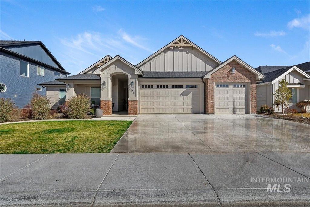 Photo of 1254 W Tenzing, Nampa, ID 83686 (MLS # 98978735)