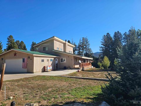 Photo of 331 Packer John Dr, Garden Valley, ID 83622 (MLS # 98960877)