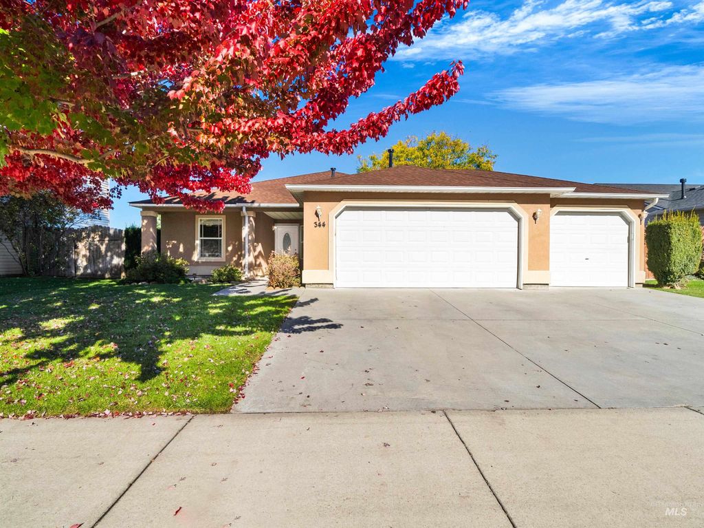 Photo of 344 E Rose Lake Dr, Middleton, ID 83644 (MLS # 98965660)