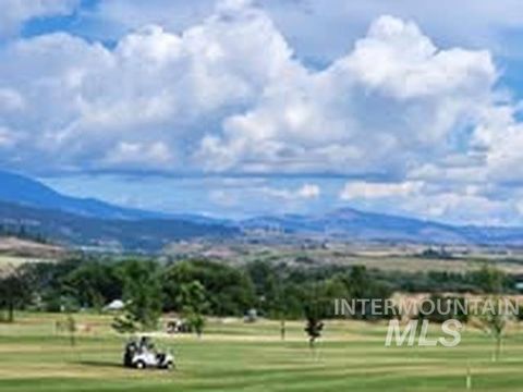 Photo of 4 Council Greens, Council, ID 83612 (MLS # 98976562)