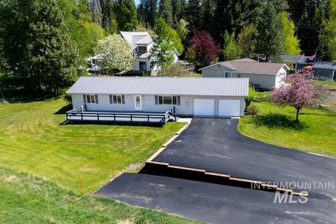 Photo of 1605 Lawrence Drive, McCall, ID 83638 (MLS # 98987631)