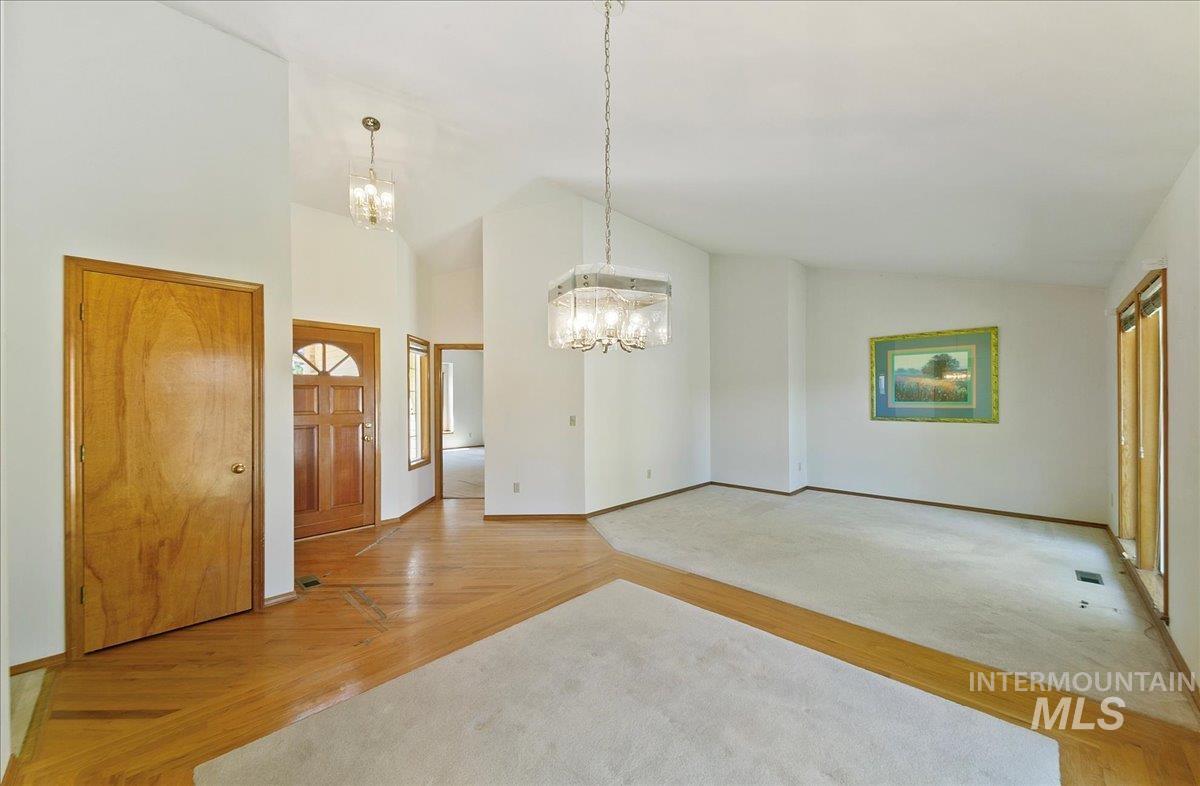 900 N Player Ave