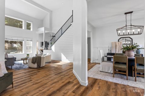 Photo of 615 E Trinidad Dr, Meridian, ID 83642 (MLS # 98963852)