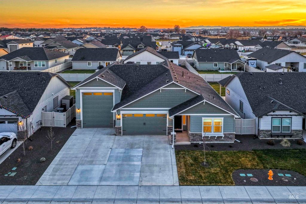 Photo of 5767 E Garby Street, Nampa, ID 83687 (MLS # 98971490)