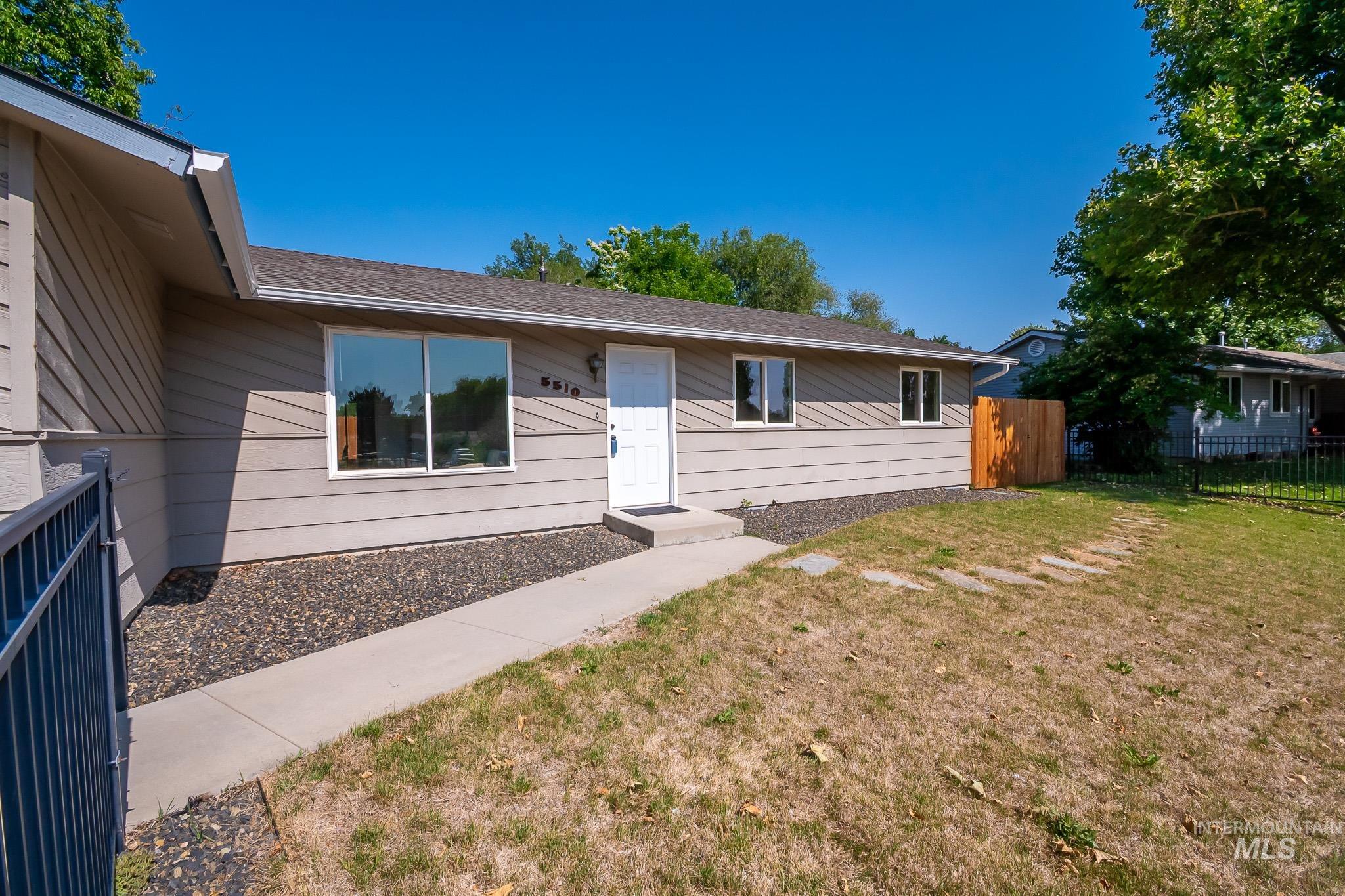 5510 W Centerbrook