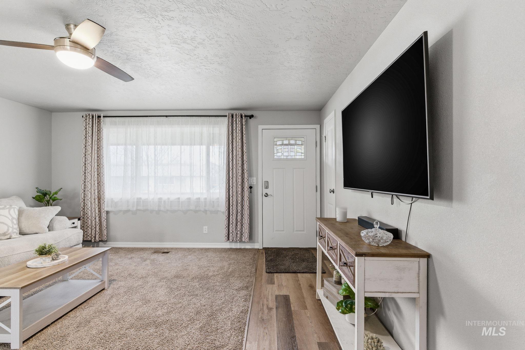 6677 S S Ironwood Ave