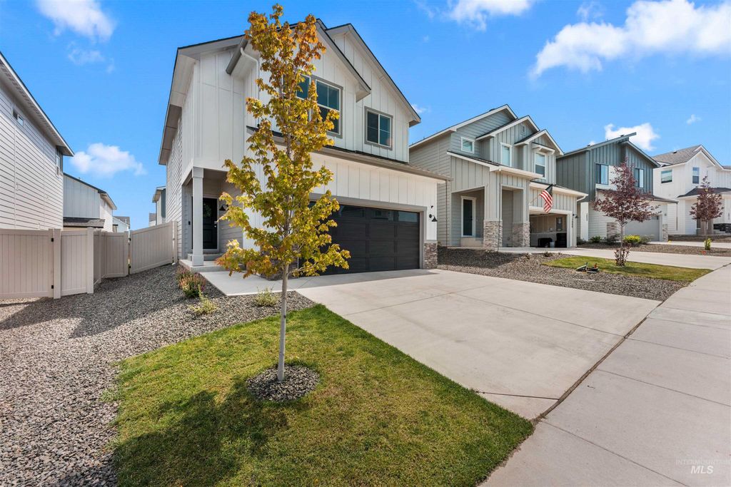 Photo of 1980 S Cactus Lily Way, Meridian, ID 83642 (MLS # 98963889)
