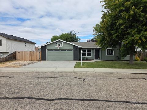 Photo of 2860 W Santa Clara Dr, Meridian, ID 83642 (MLS # 98992129)