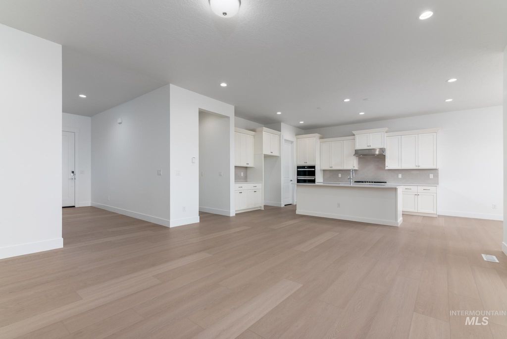 Photo of 2657 N Silverbell Way, Eagle, ID 83616 (MLS # 98978992)