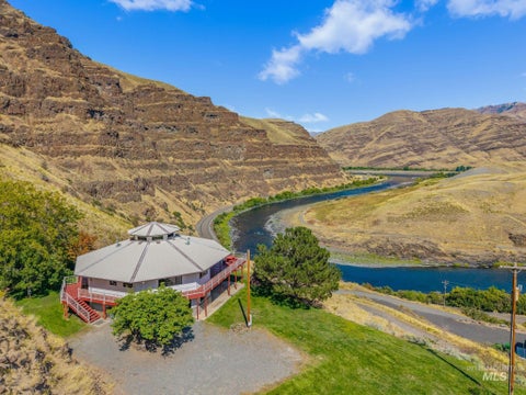 Photo of 37896 Snake River Rd, Asotin, WA 99402 (MLS # 99000398)