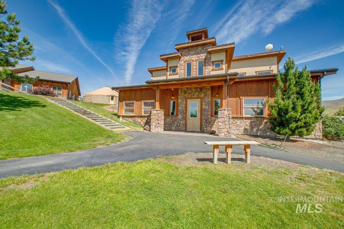 5001 Cherry Gulch Lane
