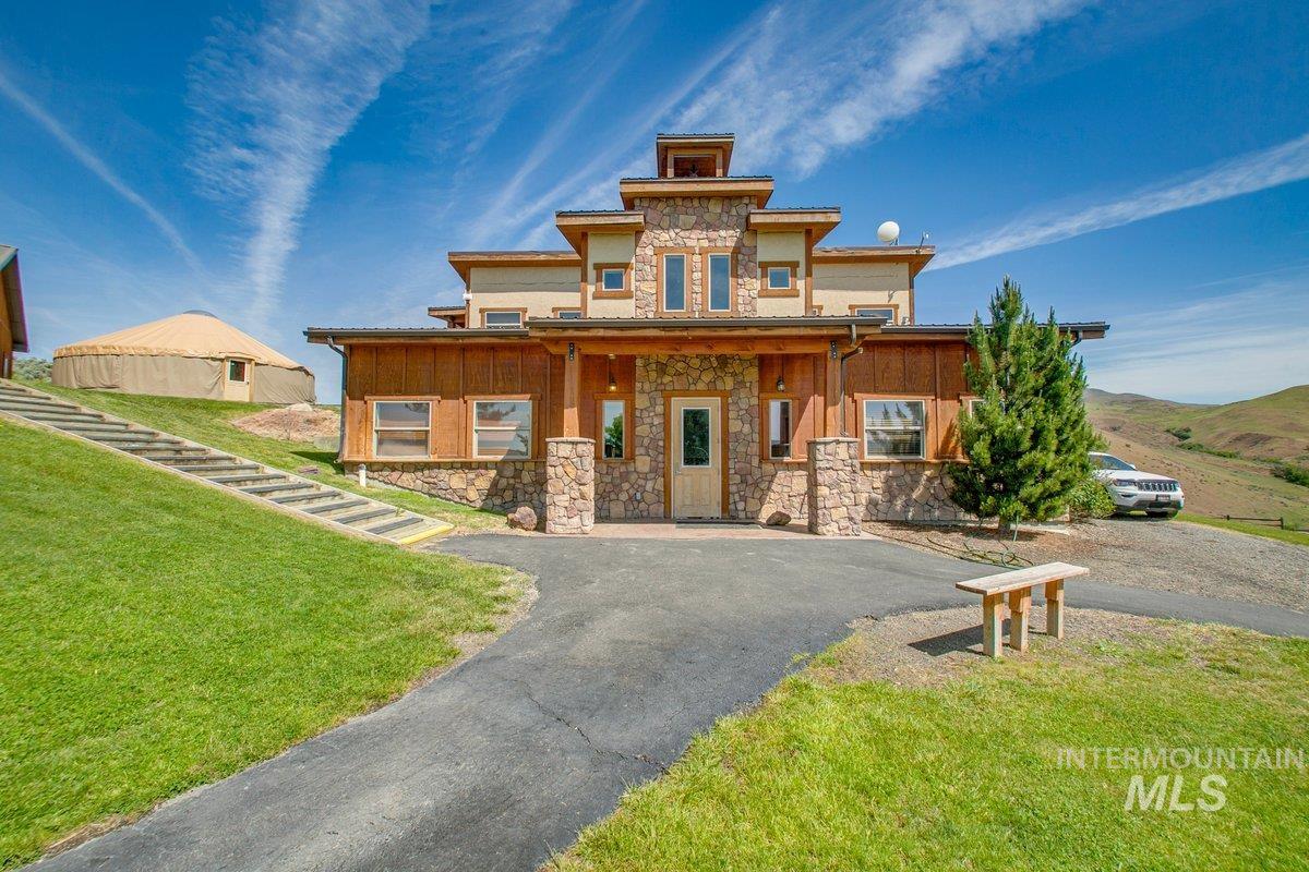 5001 Cherry Gulch Lane
