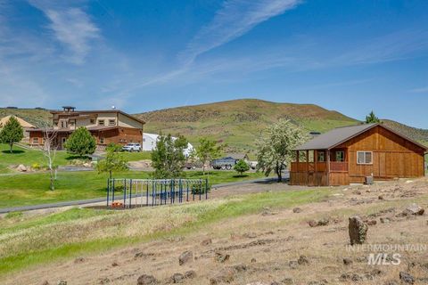 5001 Cherry Gulch Lane Emmett ID 83617