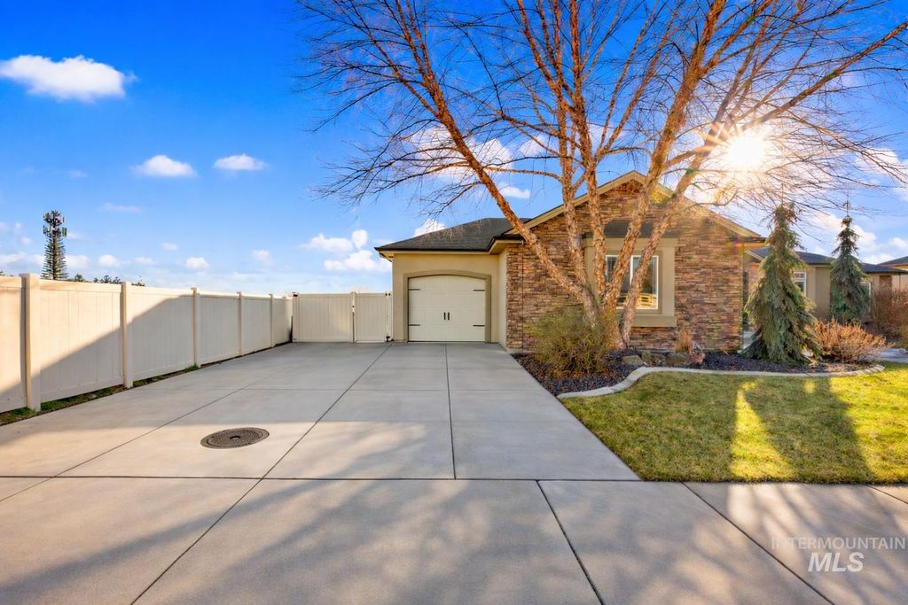 Photo of 2021 W Sagwon Dr, Kuna, ID 83634 (MLS # 98973180)