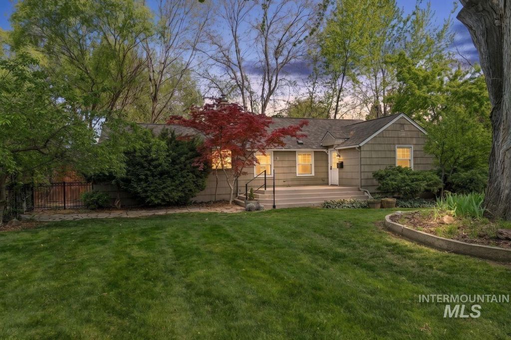 Photo of 718 S Owyhee St, Boise, ID 83705 (MLS # 98984119)