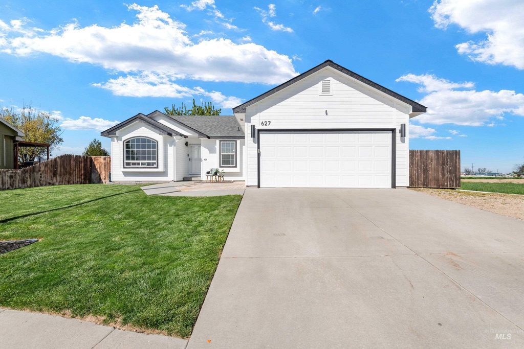 Photo of 627 Colton St, New Plymouth, ID 83655 (MLS # 98983121)