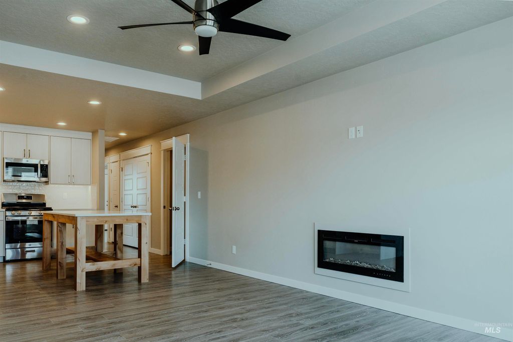 Photo of 1212 Phillips Circle, Ontario, OR 97914 (MLS # 98970805)