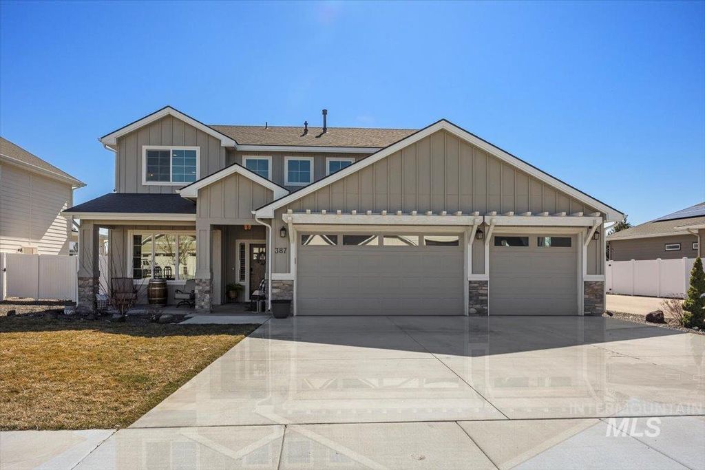 Photo of 387 Fox Lantern Ct, Middleton, ID 83644 (MLS # 98973226)