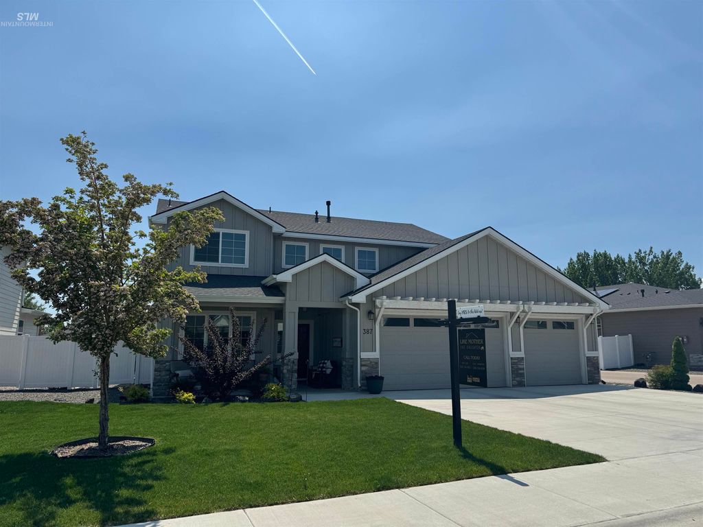 Photo of 387 Fox Lantern Ct, Middleton, ID 83644 (MLS # 98973226)