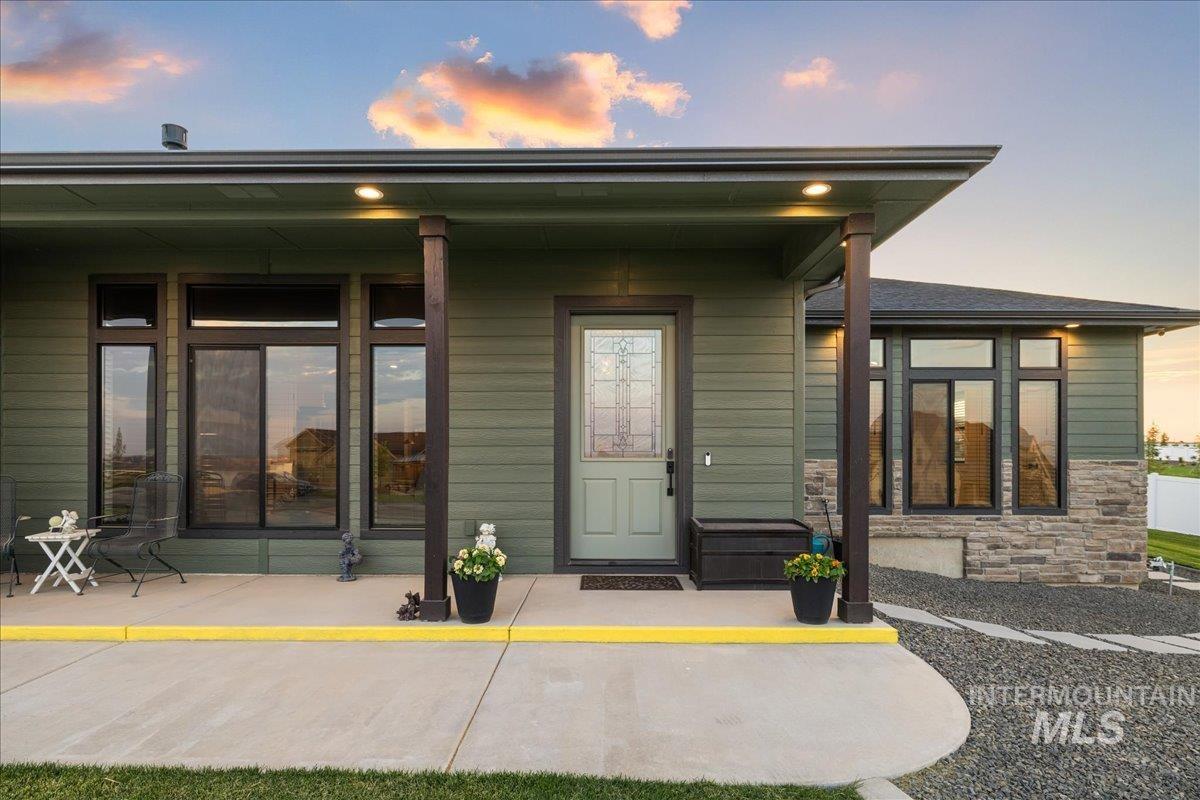 13849 Table Rock Ave.