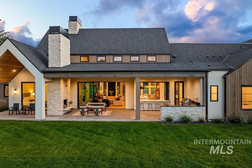 Photo of 2444 W Floating Feather Rd, Eagle, ID 83616 (MLS # 98968955)