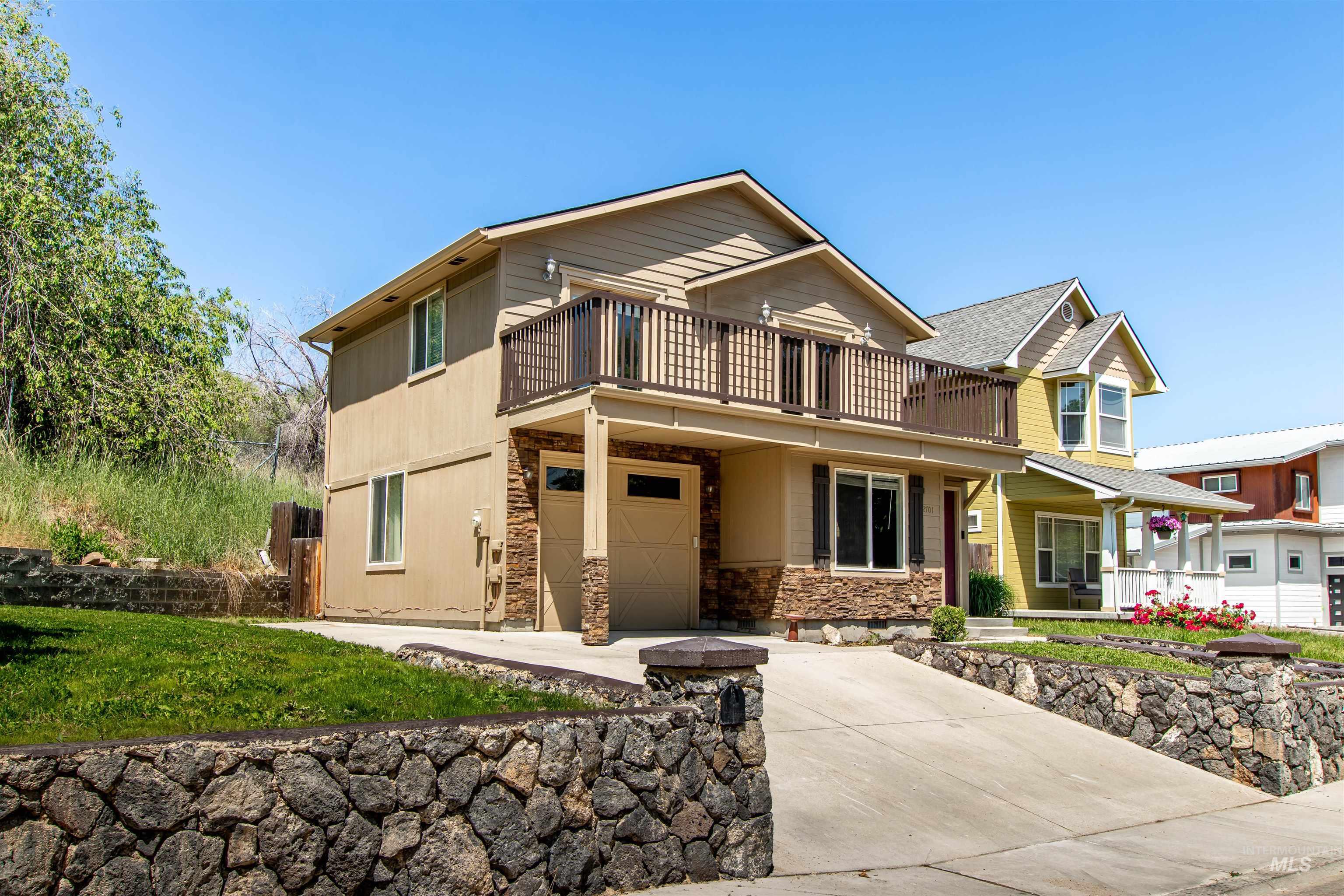 2701 S Gourley