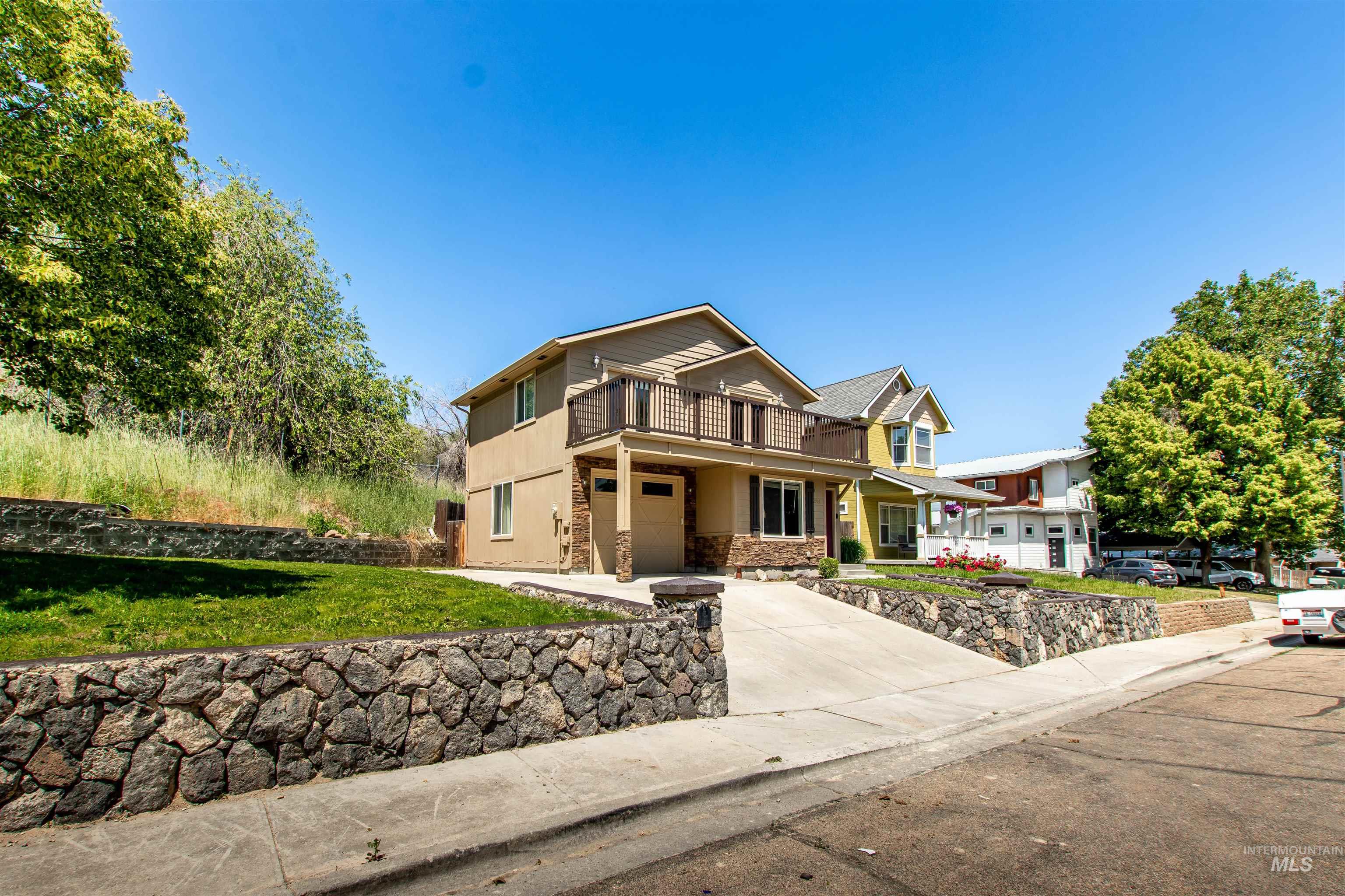 2701 S Gourley