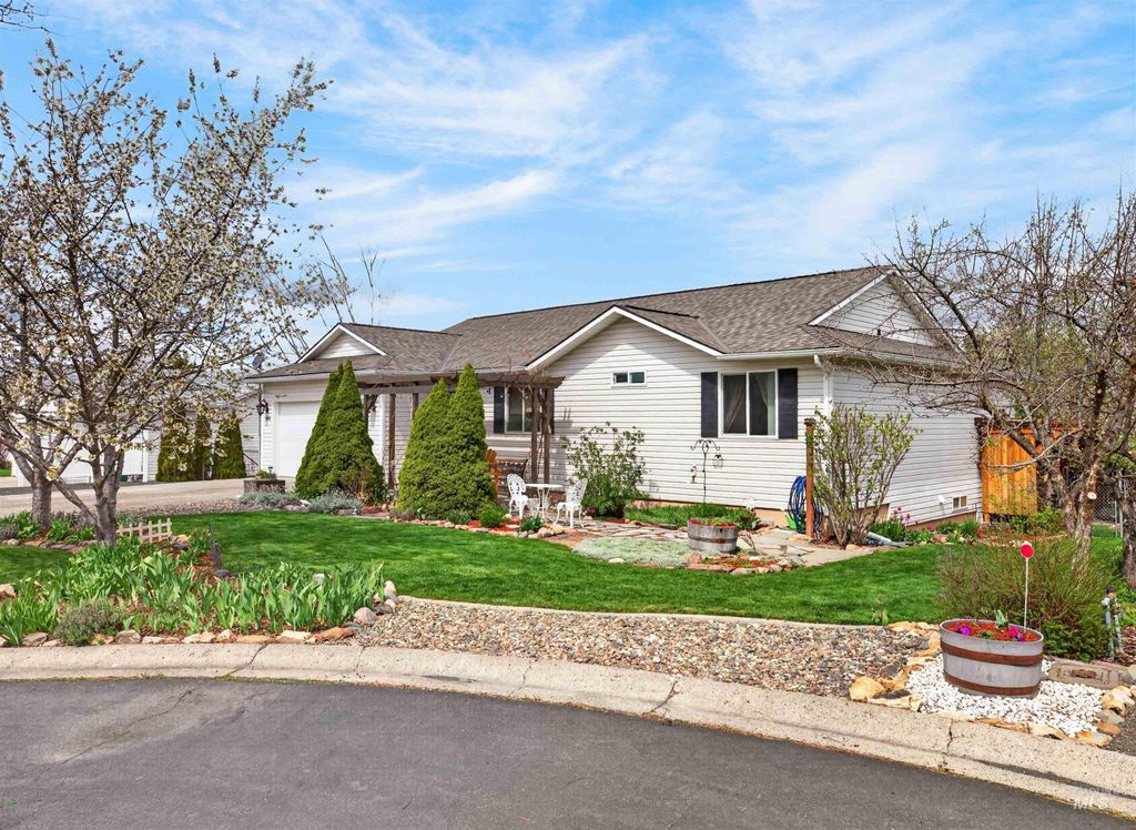 Photo of 436 Gambels Lane, Moscow, ID 83843 (MLS # 98983097)