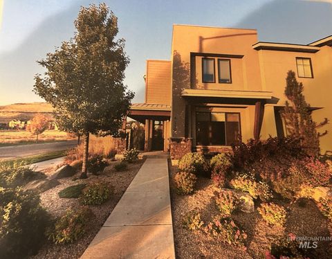 Photo of 4210 E Parkcenter Boulevard, Boise, ID 83716 (MLS # 98966688)