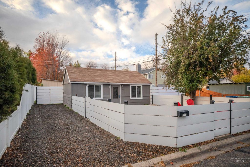 Photo of 3311 W Hamilton St, Boise, ID 83705 (MLS # 98980302)