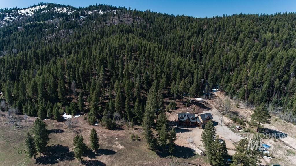 Photo of 31 Bacon Creek Rd, Cascade, ID 83611 (MLS # 98982973)
